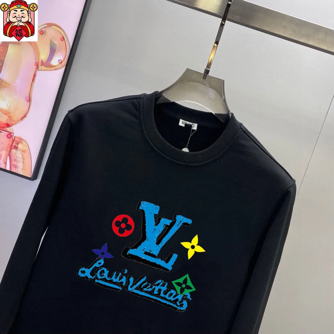 🅿️380 [LV Louis Vuitton] (Fat Man Gospel) hot-selling suit is coming. Focus on the original version of the official website. 2025 new hot-selling sweatshirt suit. The original order is the best. 🇭🇰The meticulous work of top designers is dedicated to a fitting and perfect upper body effect. All-natural high-quality Roman cotton 100%, close-fitting comfort, noble and elegant! Original hardware embodies elegance and nobility! Counter size: M-5XL (maximum wear up to 220 pounds)